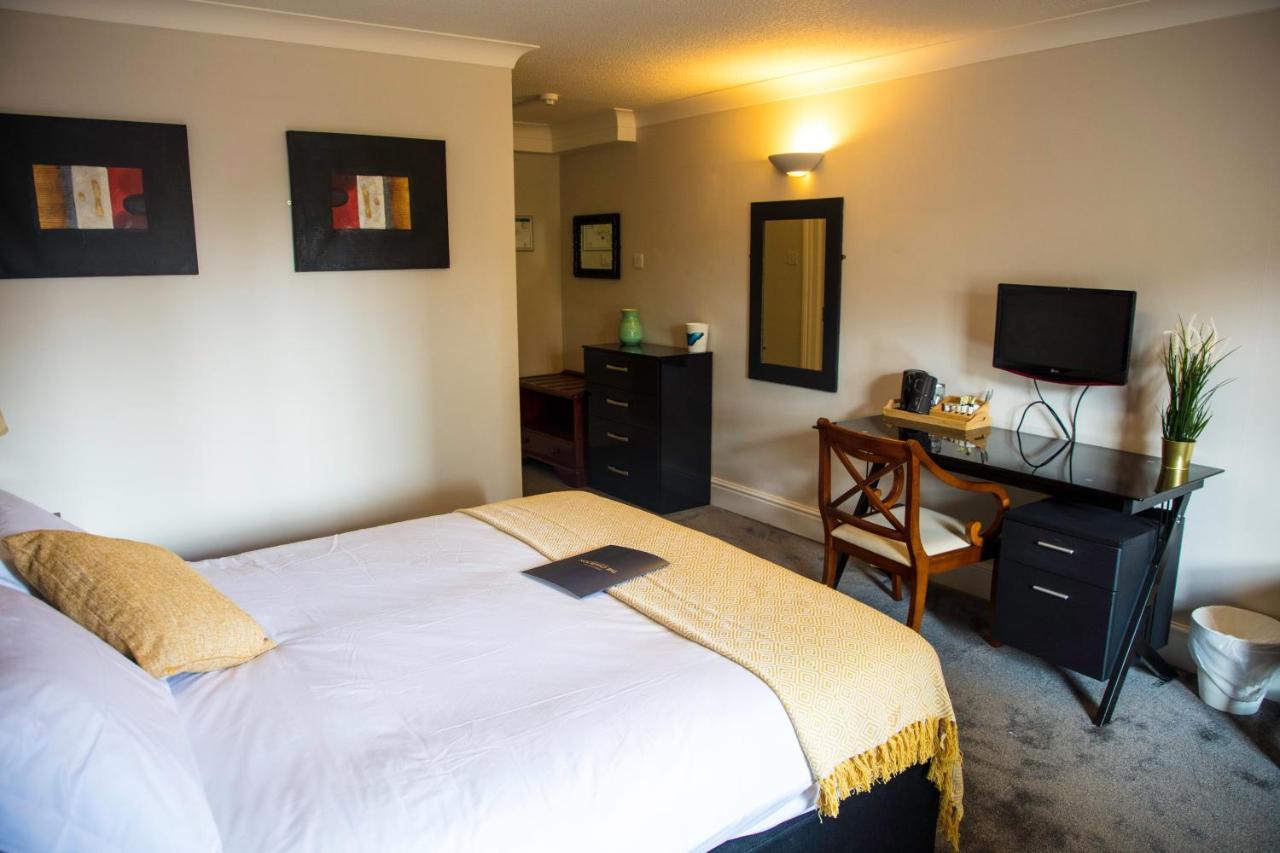 The Charlton Boutique Hotel Челтнъм Стая снимка